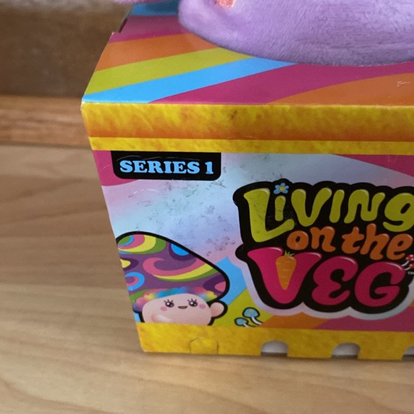 BRAND NEW STUFF ANIMAL! NWT! SMOKE FREE HOME! - Picture 3 of 6